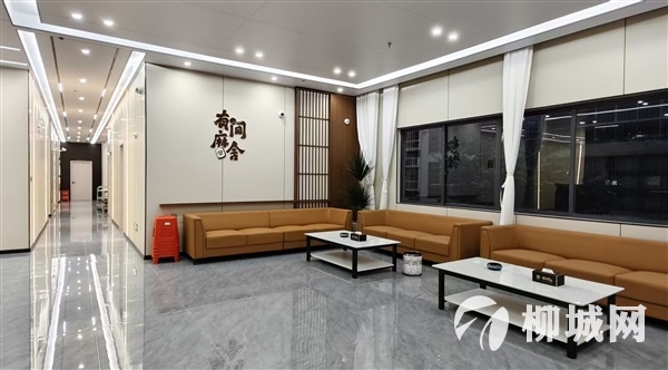 有间麻舍招聘前台服务员一名